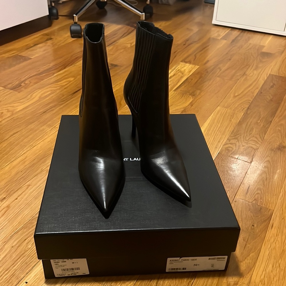 Saint Laurent Lexi 90 Elastic Bootie in Black Size 39+